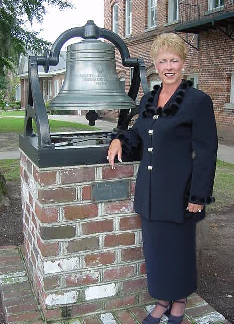 bellfullcolor.jpg